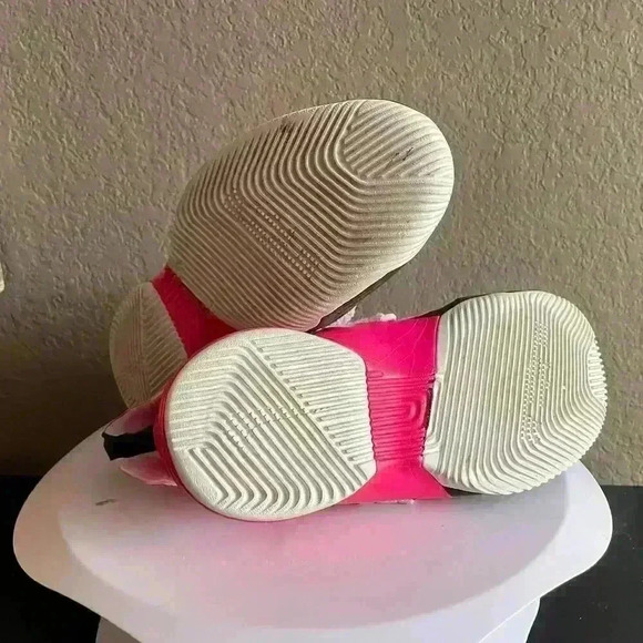 Nike LeBron Soldier 12 GS 'Pink Foam’ size 7y - Picture 8 of 9